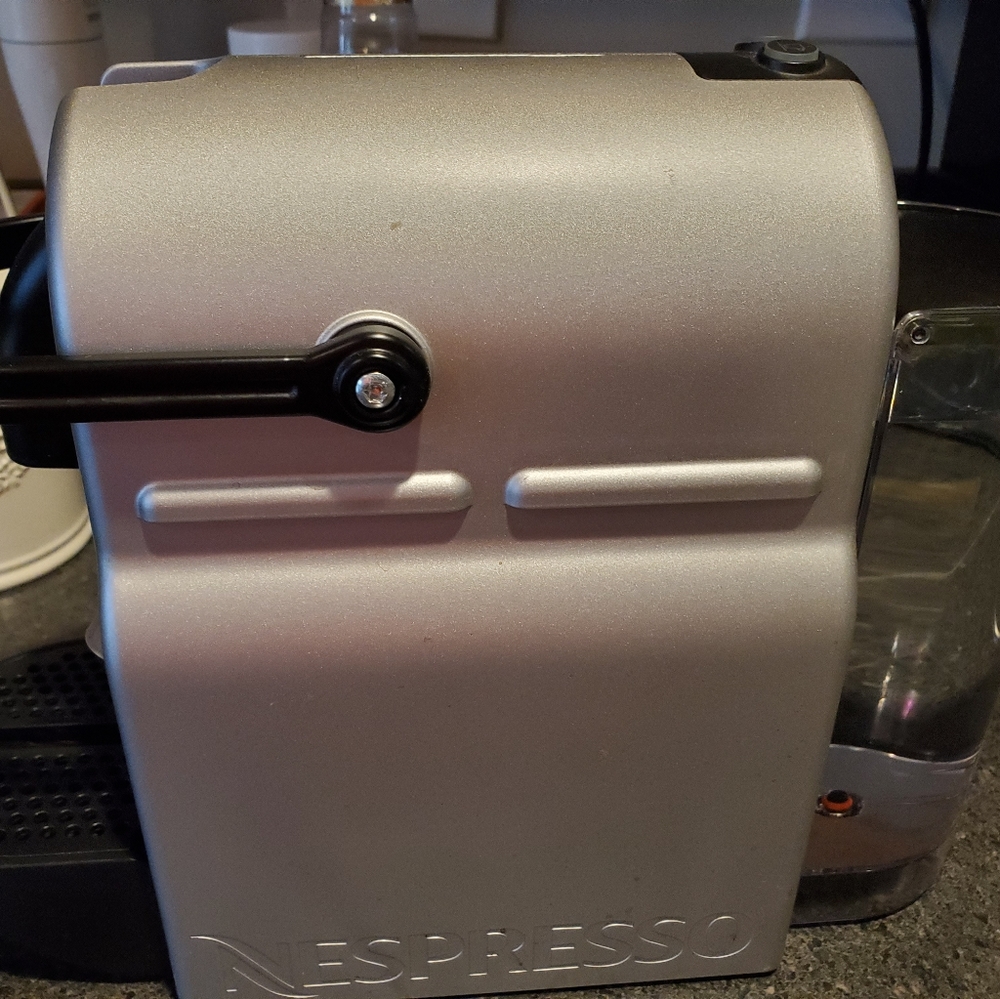 Nespresso Inissia by De'Longhi